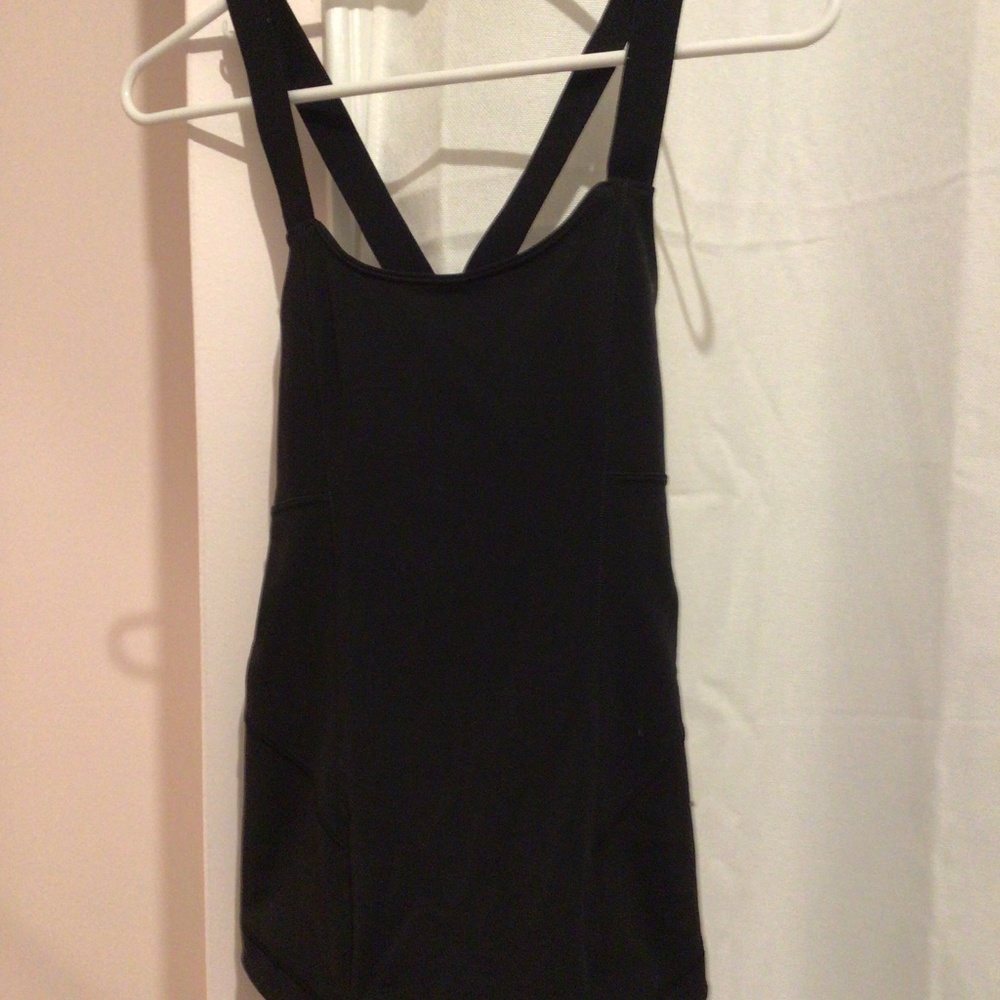 Black lululemon tank top